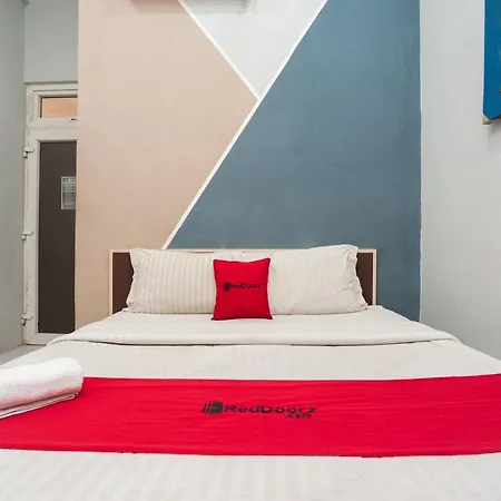 Reddoorz Near Binus Anggrek 2 Hotel